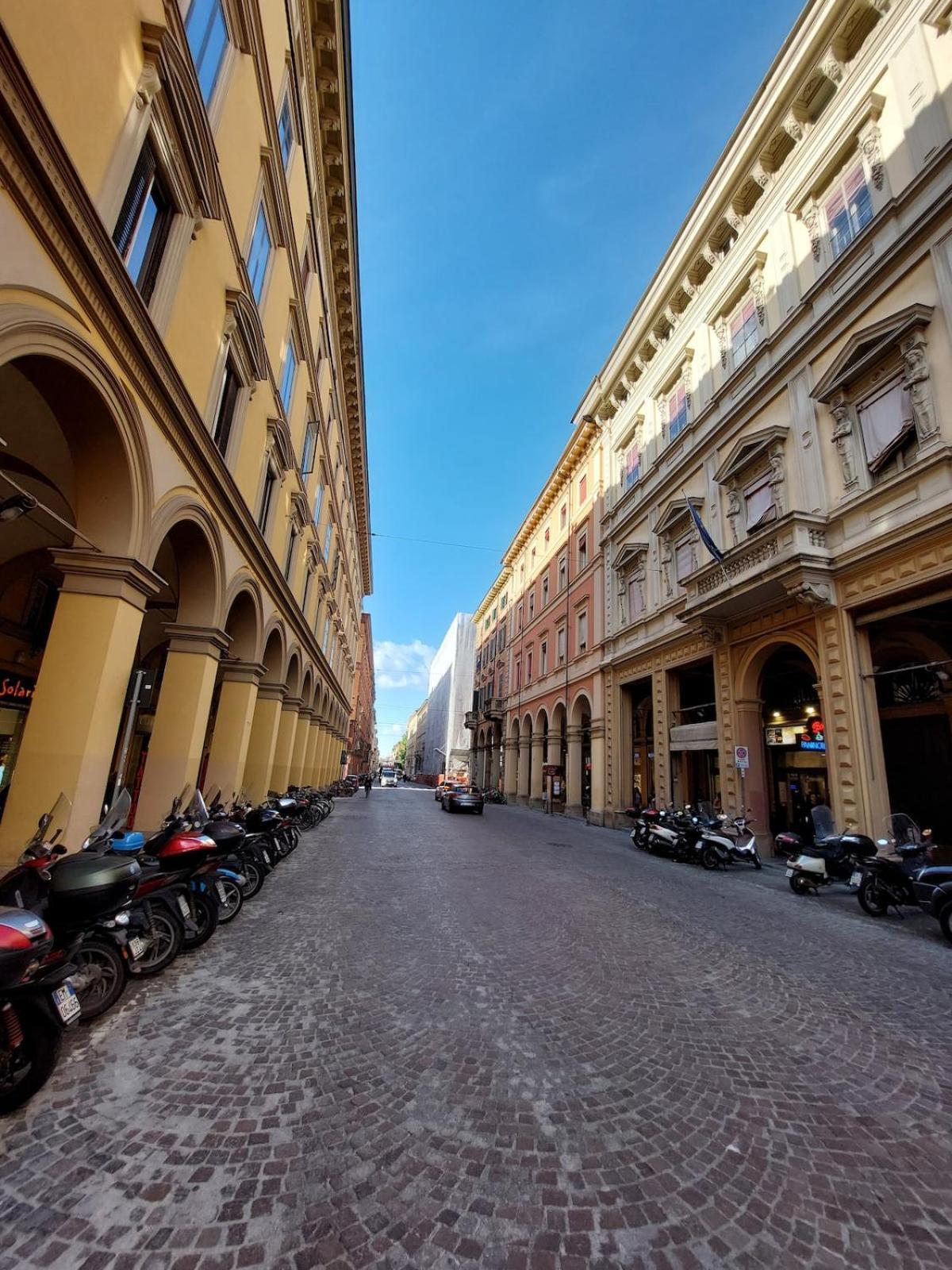 Monolocale Sui Tetti Di Bologna - Via Indipendenza Apartment Exterior photo